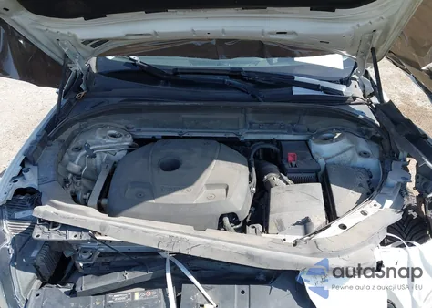 2018 Volvo Xc60 T5 from USA, damaged, VIN LYV102RK8JB074467